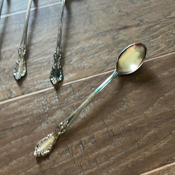 WM Rogers - Silver plated - Teaspoons - Set of 4 - Picture 2 of 10